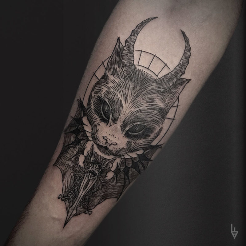 Tattoo gato murciélago